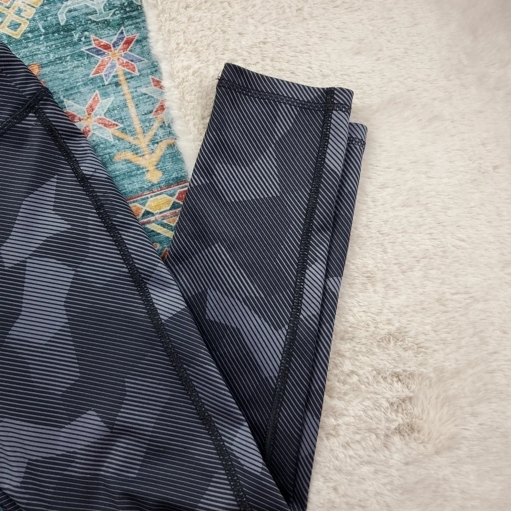 Old Navy Active Black Gray Girl Legging Medium (8)